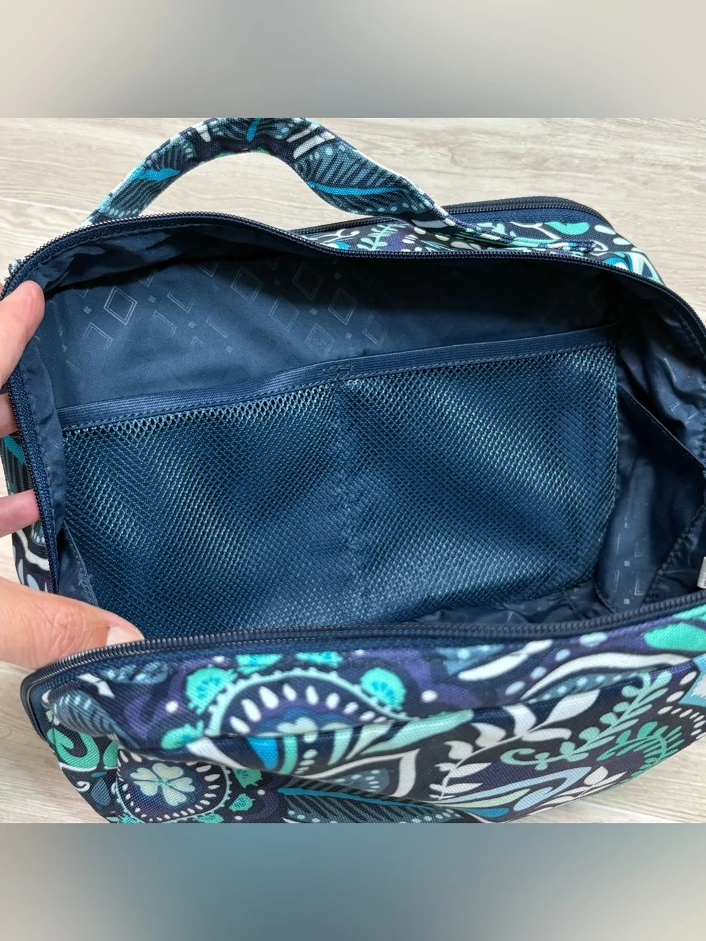 Vera Bradley Double Zip Toiletry Bag Travel Cosmetic Island Medallion